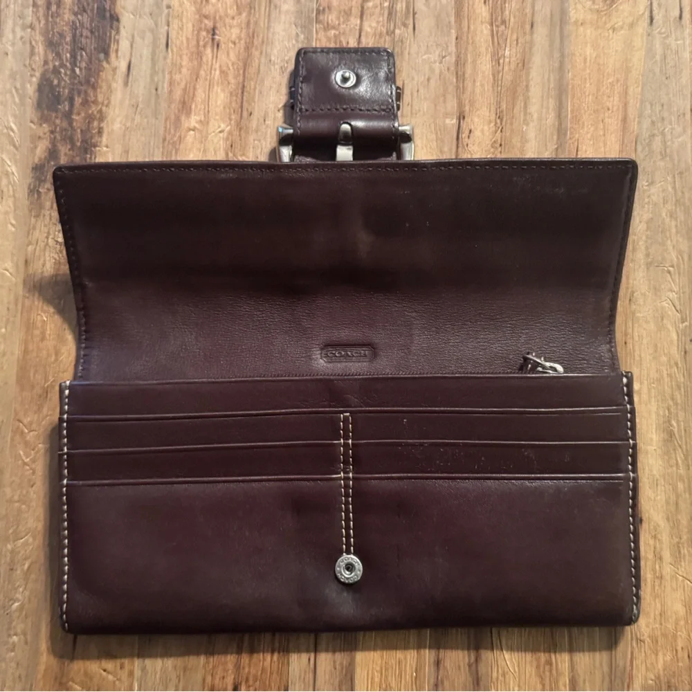 Y2K Coach Soho Brown Buckled Wallet - EUC - Picture 2 of 5